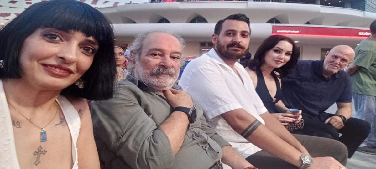 Merve Mina Seyhan'dan Sinemaya Duygusal Dokunuş! "Gece B&ouml;l&uuml;n&uuml;rken" Kısa Filmi &Ccedil;ekim İ&ccedil;in G&uuml;n Sayıyor